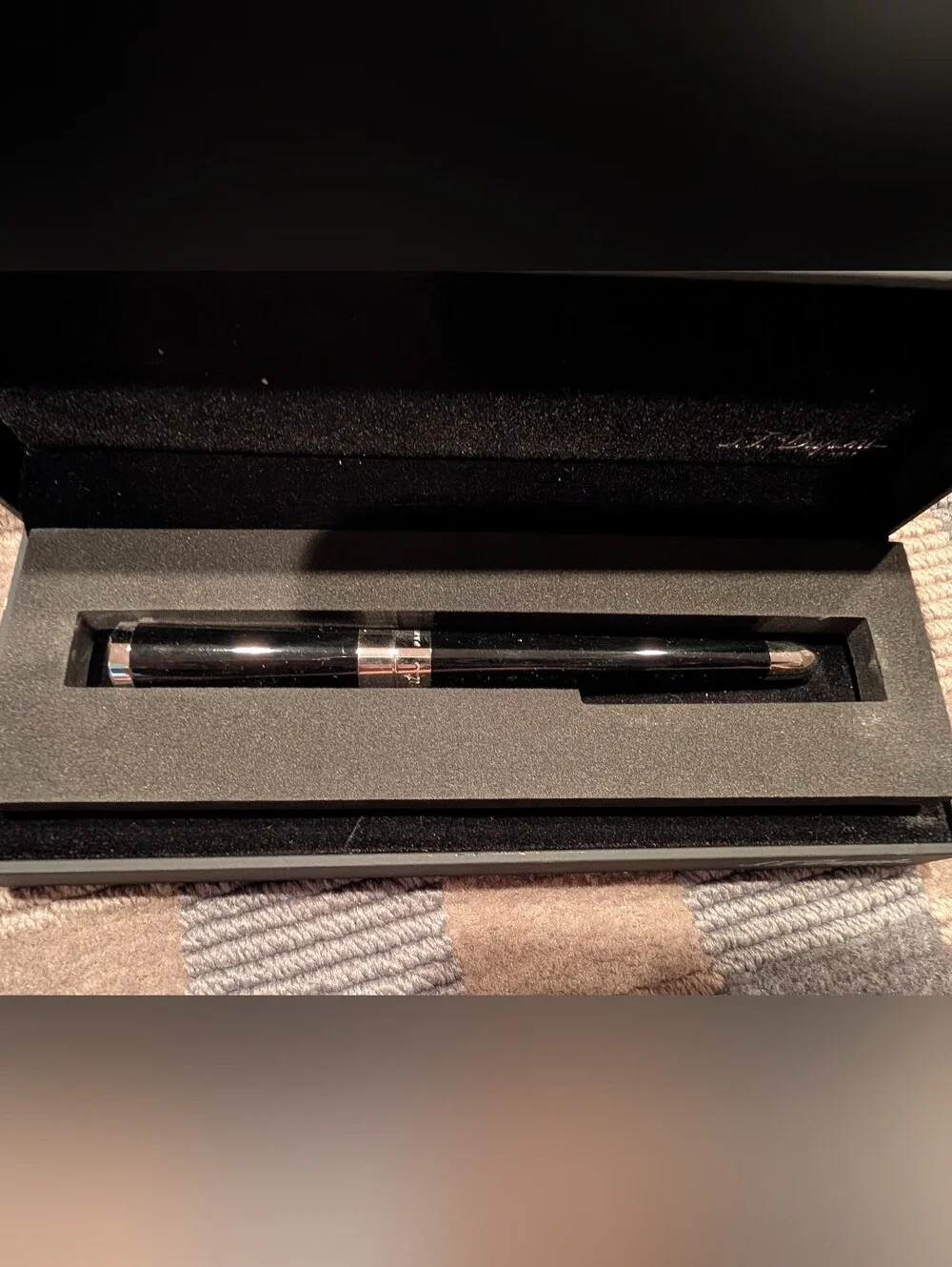 vintage S.T. Dupont Liberté series writing instrument in black lacquer.